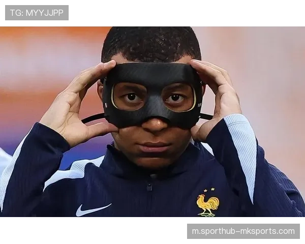 姆巴佩左膝扭伤影响热身赛计划 登贝莱与埃基蒂克成自然替代